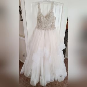 Wedding Dress Off-White Size 12